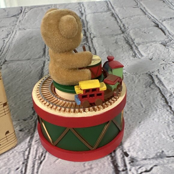 Baby's 1st Christmas 1981 ENESCO, Music Box, Bear, Train CirclingTop - Picture 11 of 15